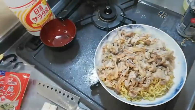 皿に盛り、豚肉とねぎダレをのせる の画面