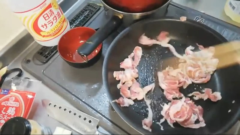 豚肉を炒める の画面