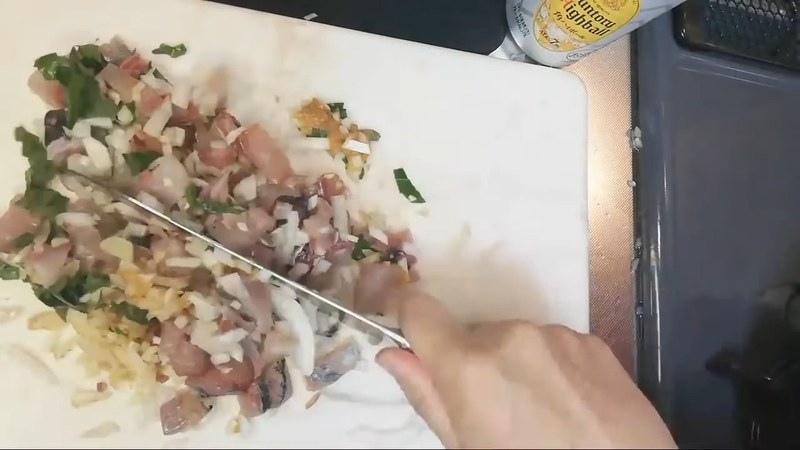 玉ねぎ・薬味を加えながら叩く の画面
