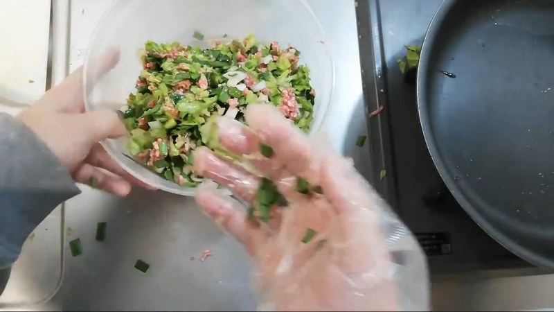 ひき肉・野菜・調味料を混ぜて練る の画面