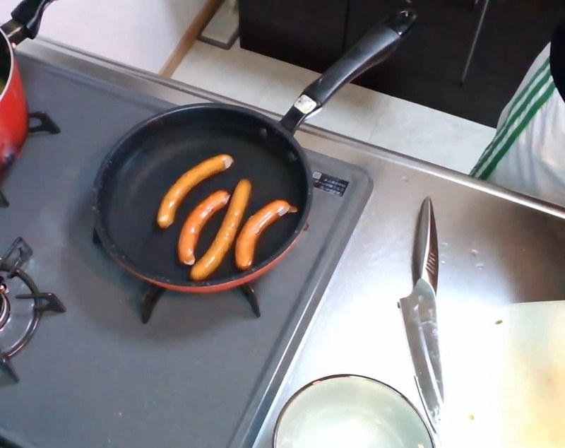 ウインナーは焼かずに90℃前後のお湯で温める の画面