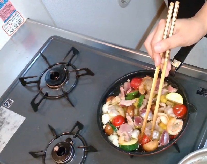 塩こしょう、鶏ガラスープで味を整える の画面