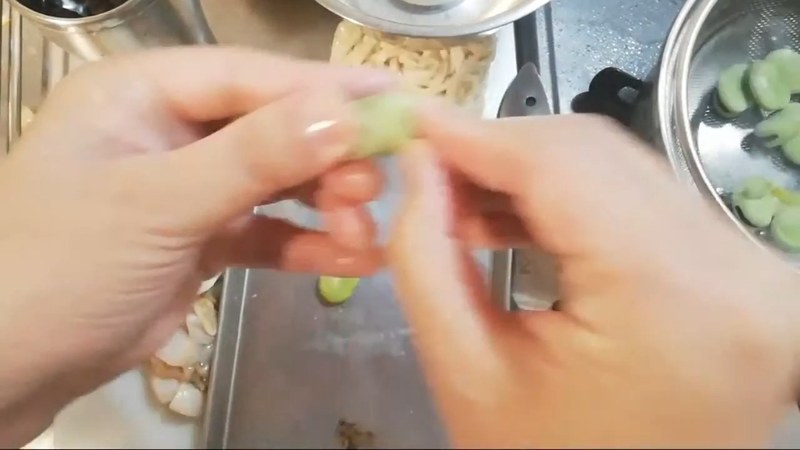 そら豆を塩ゆでして皮をむく の画面