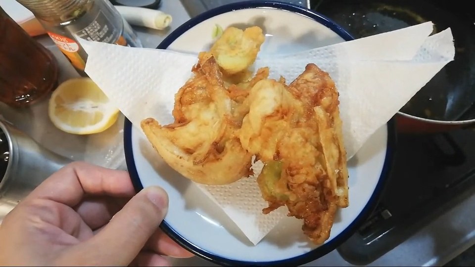 そら豆とホタテと玉ねぎの天ぷら