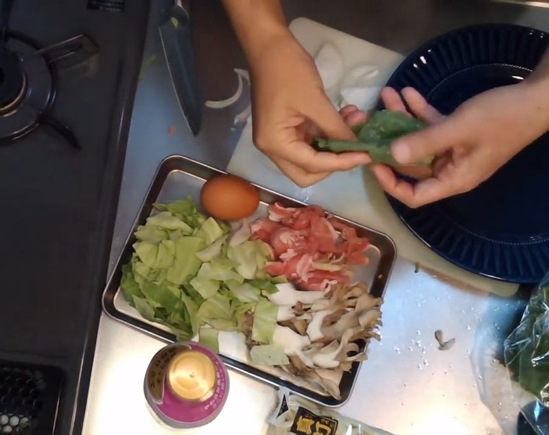豚肉と大葉を切る の画面