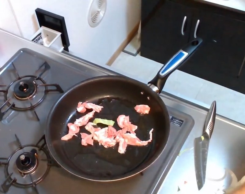 豚肉と野菜を炒める の画面