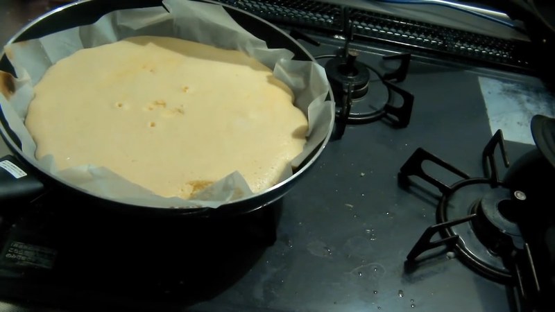 焼き上がったスポンジを型から出して冷ます の画面