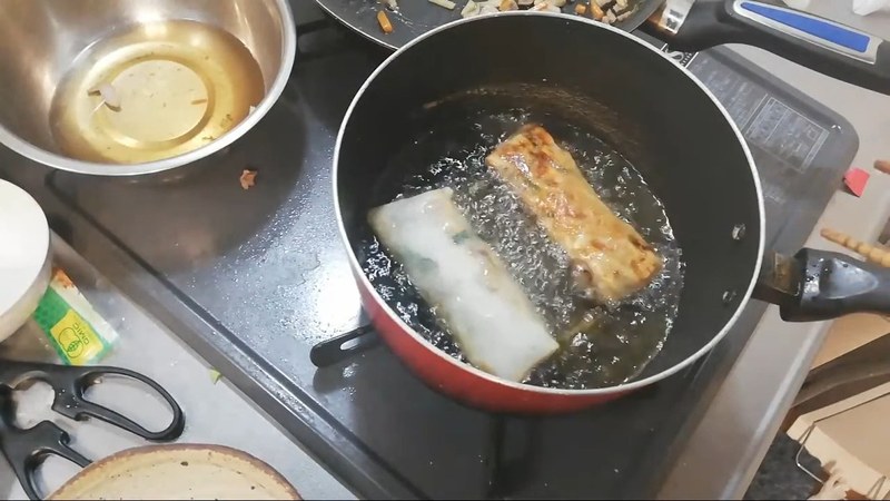 180度前後の油できつね色になるまで揚げる の画面