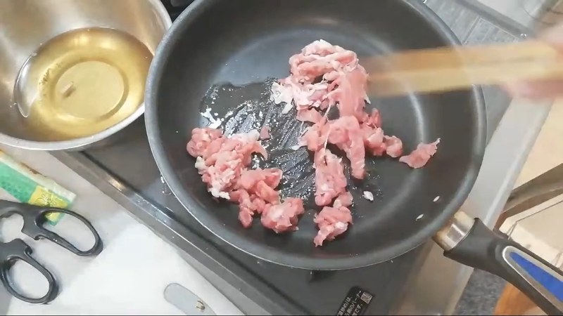 ごま油で豚肉を炒める の画面