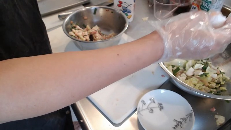 卵白を加えて生地をまとめる の画面