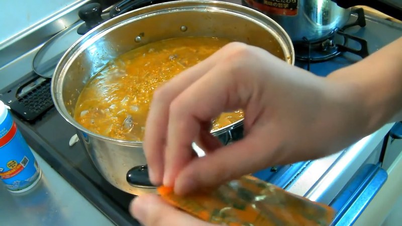 火を止めてカレールーを溶かし入れる の画面