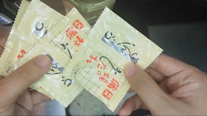 お吸い物を仕上げ、重箱にご飯を盛ってたれをかける の画面