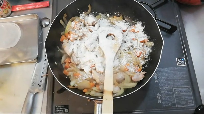 白ワインと小麦粉でとろみのもとを作る の画面