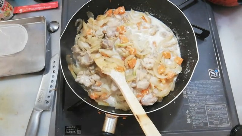 牛乳と水を加えて煮る の画面