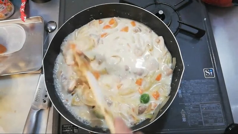 じゃがいもを加えて煮込む の画面