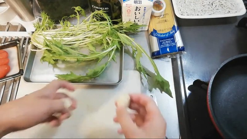 にんにくを半分に切り分ける の画面