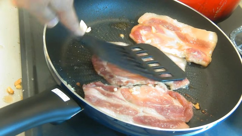 ごま油をひき、片栗粉面から中火で焼く の画面