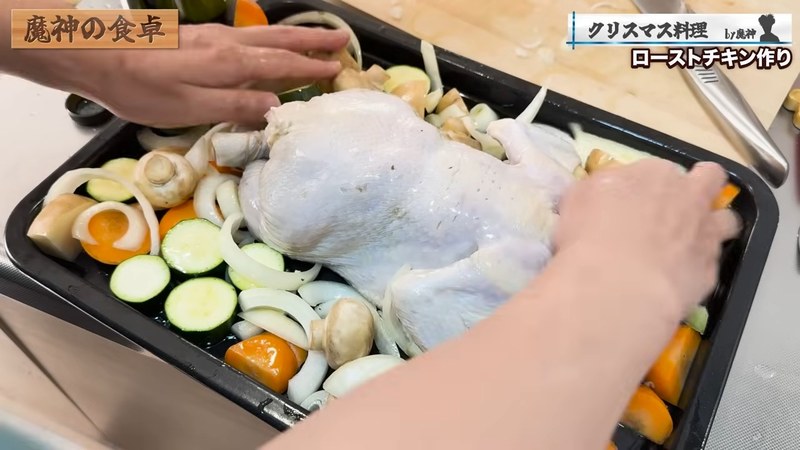 野菜を敷いた天板にのせ、オリーブオイルを塗って220℃で1時間ロースト の画面