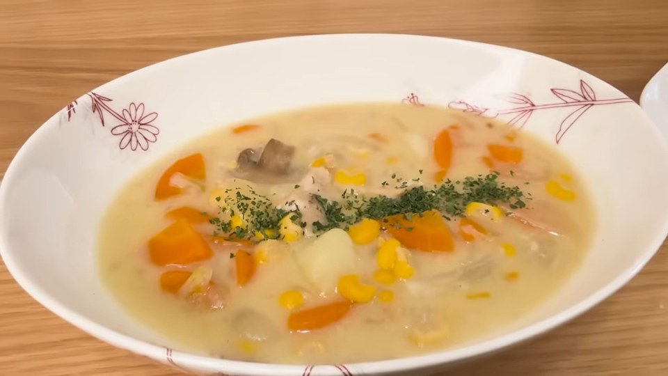 エビとコーンの具だくさんシチュー