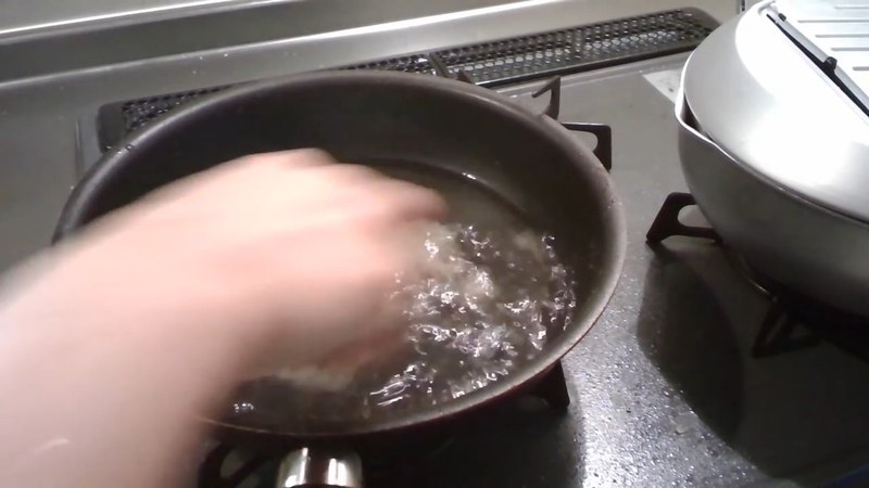 水・酒・醤油・砂糖・みりんを煮立てる の画面
