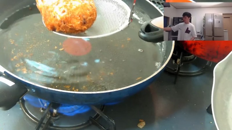 170℃の油できつね色に揚げる の画面
