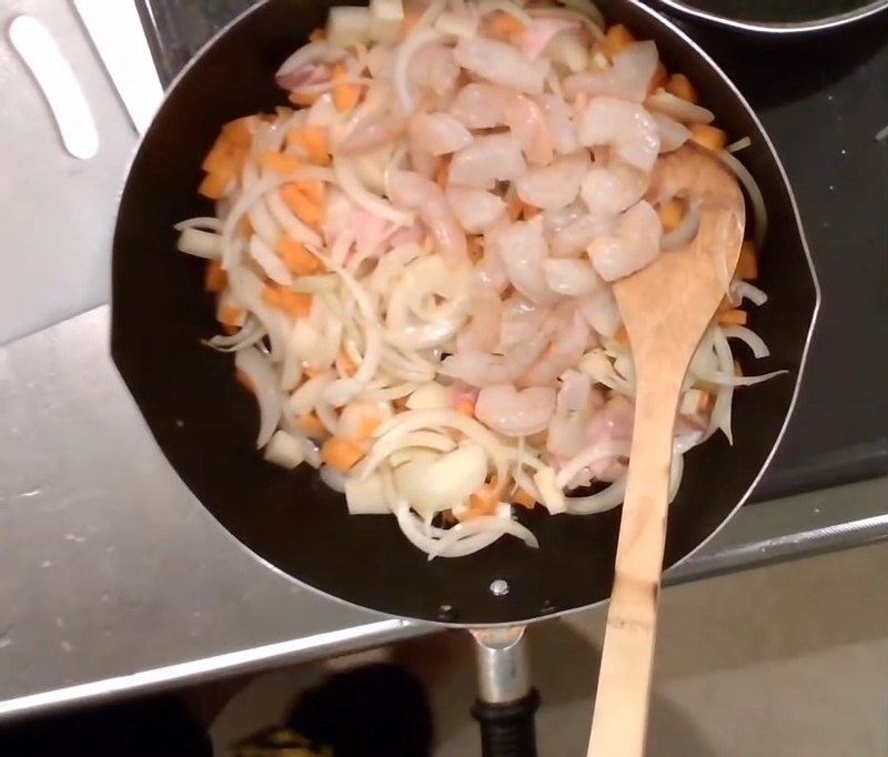 野菜とエビを炒める の画面