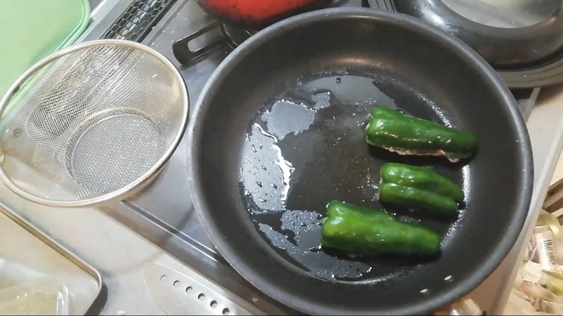 オリーブオイルで焼く（肉の面を下に） の画面
