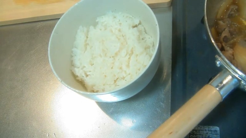 ご飯によそい、具と紅生姜をのせる の画面