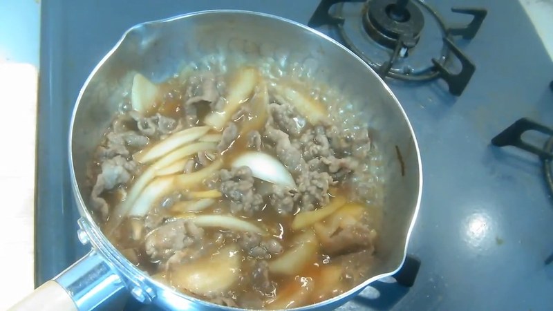味を見て、玉ねぎがクタクタになるまで煮詰める の画面