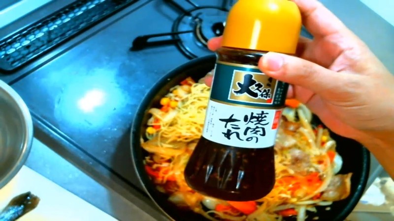 焼肉のタレを加えてからめる の画面
