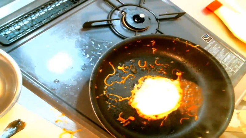 卵を割り入れ、半熟に焼いてのせる の画面