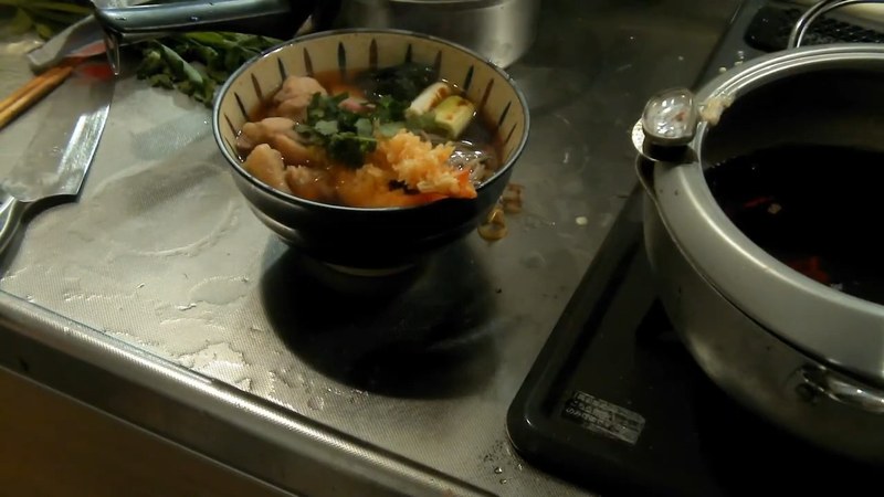 つゆを張り、青みと七味をふって仕上げる の画面