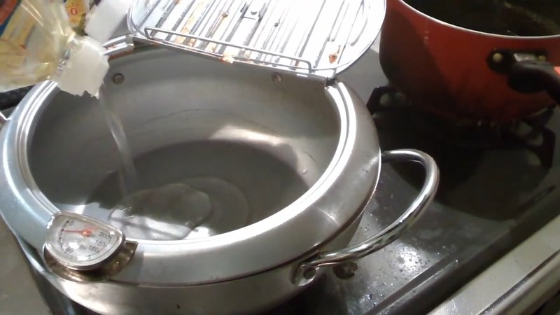 揚げ油を鍋に入れて火にかける の画面