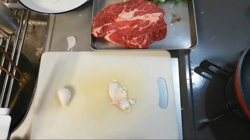スライスしたにんにくを潰す の画面