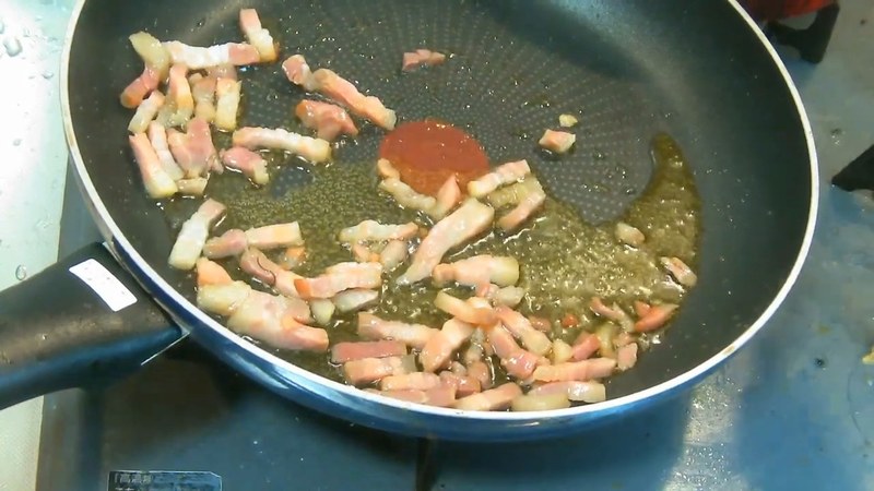 ベーコンをオリーブオイルで焼いて香りを移す の画面