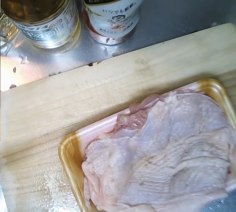 鶏もも肉の水気をふきとる の画面