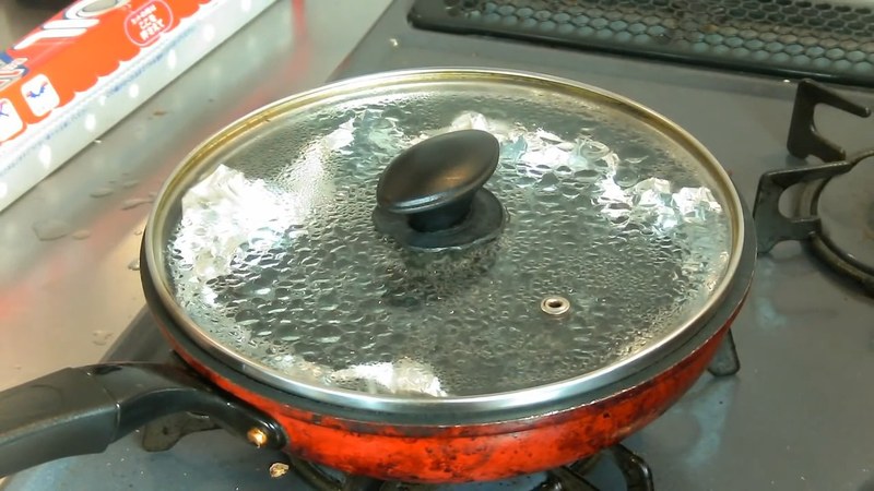 アルミホイルに包み、蓋をして軽く火を通す の画面