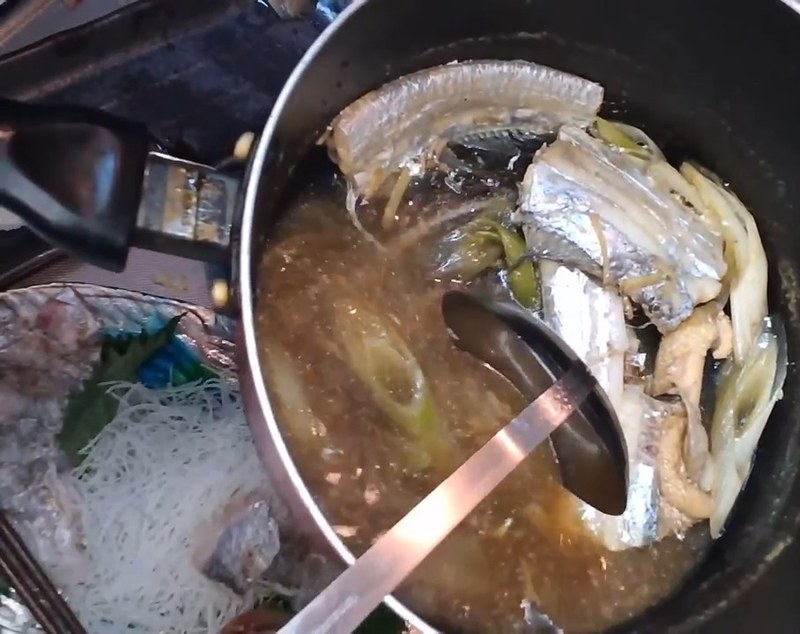 太刀魚・長ねぎを鍋に入れ、調味料で煮る の画面