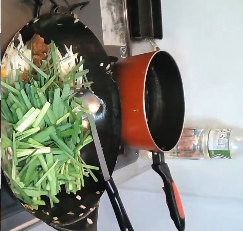 にんにく・しょうが・にんじん・にらを強火で炒める の画面