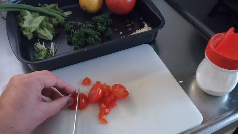 ミニトマトをソース用に切る の画面