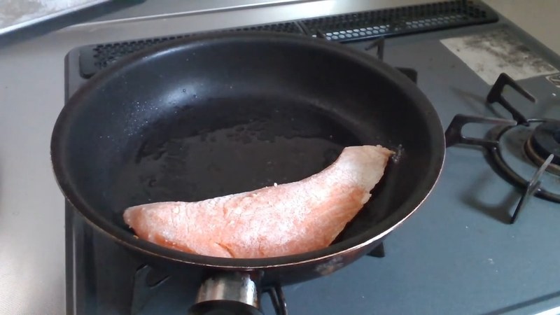 サーモンを弱火でじっくり焼く の画面