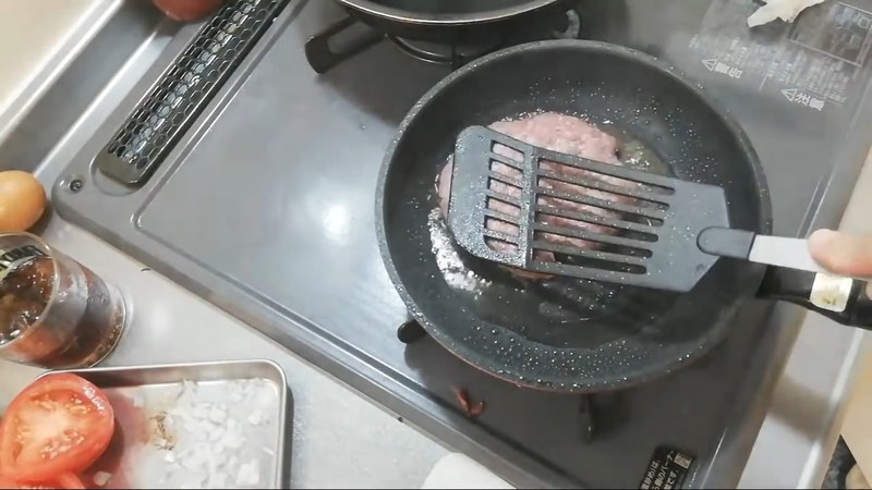 パティを強火で焼く の画面